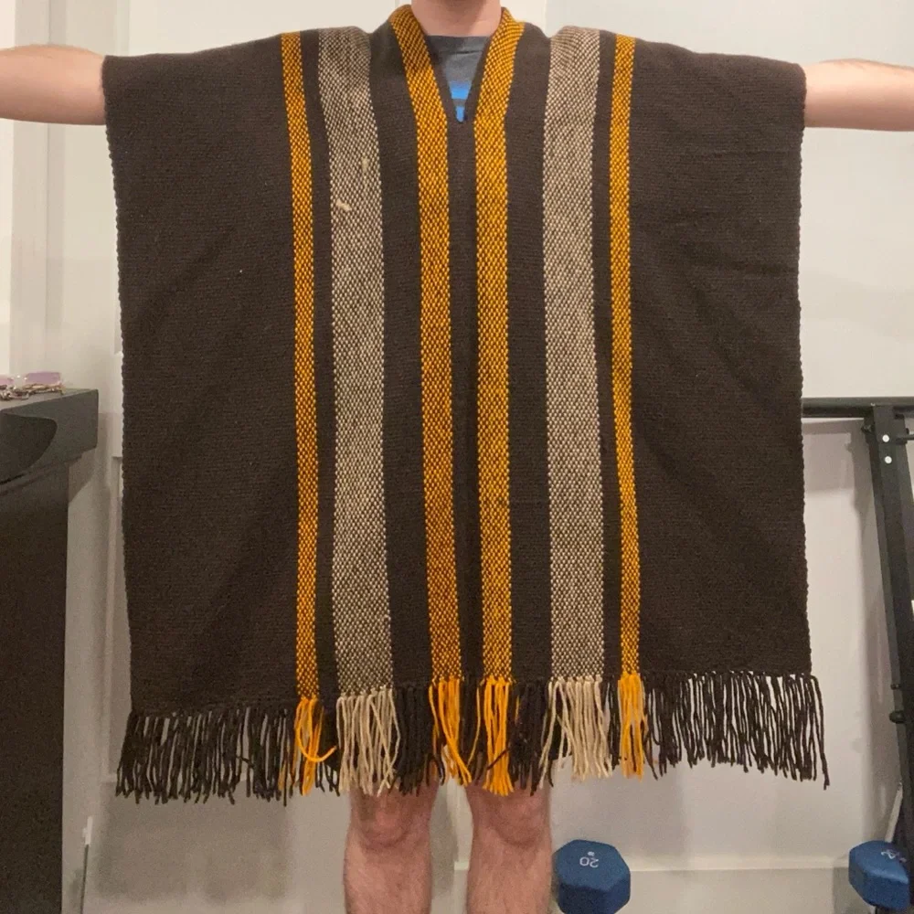 Vintage Woven Poncho - Picture 4 of 6